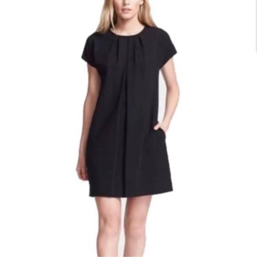 Kate Spade Cap Sleeve Crepe Dress in Las Vegas Black. Size 00.